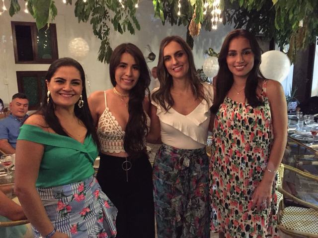Norma Cruz, Paola Pineda, Carolina Mejía, Wendy de Pujana.